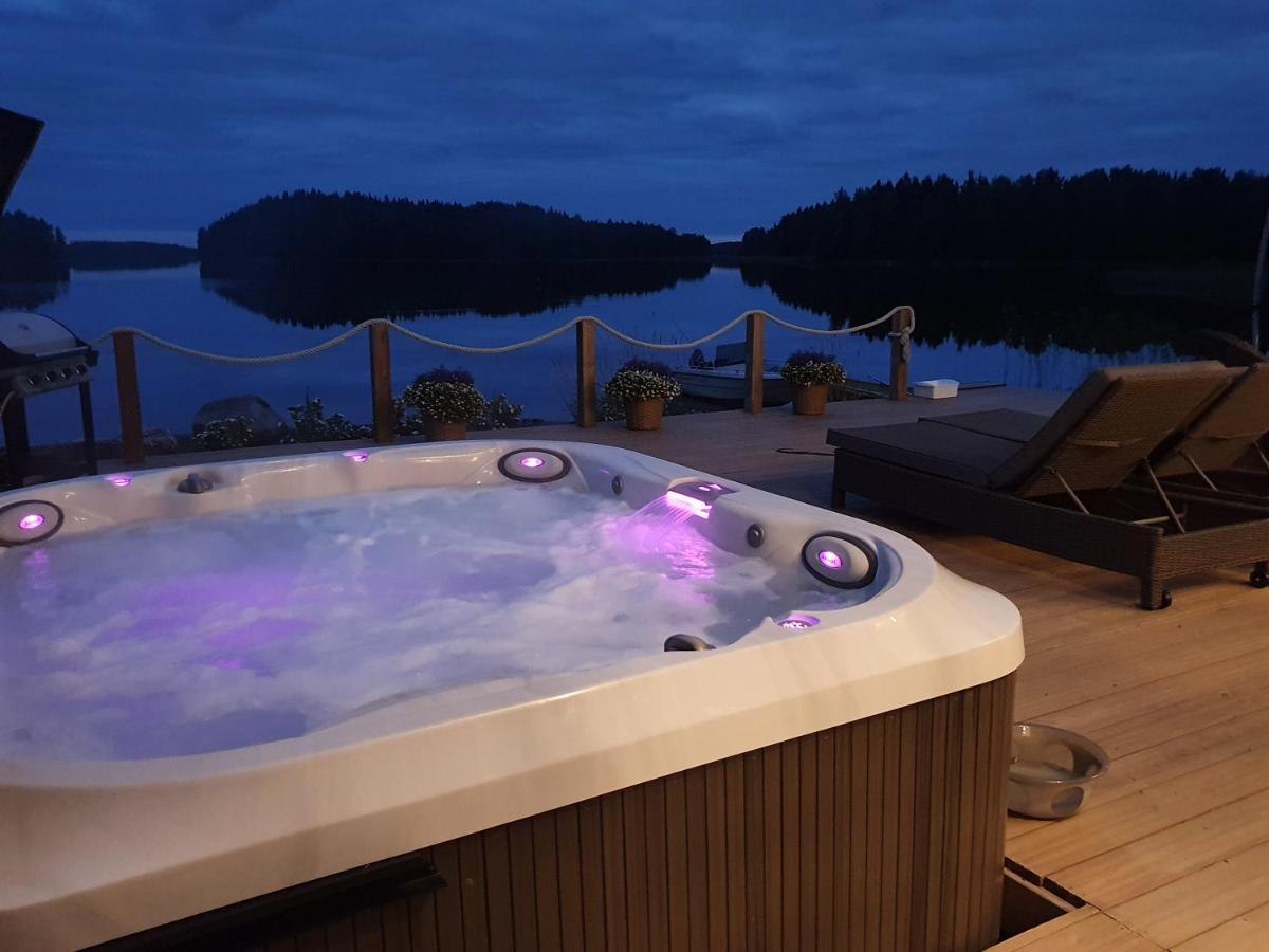 Stunning Log Cabin 45M2 On The Shore Of Kallavesi. Kuopio Exterior photo